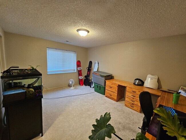 Building Photo - 3 Bed 2 Bath In Fountain Valley Ranch!!