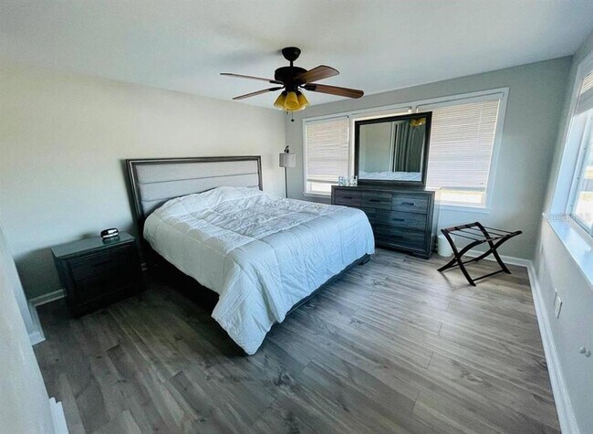 Building Photo - 582 Revilo Blvd