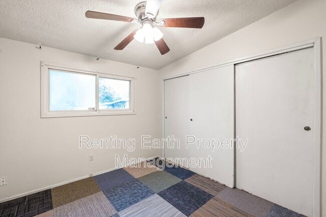 Building Photo - 6452 Evergreen Blvd