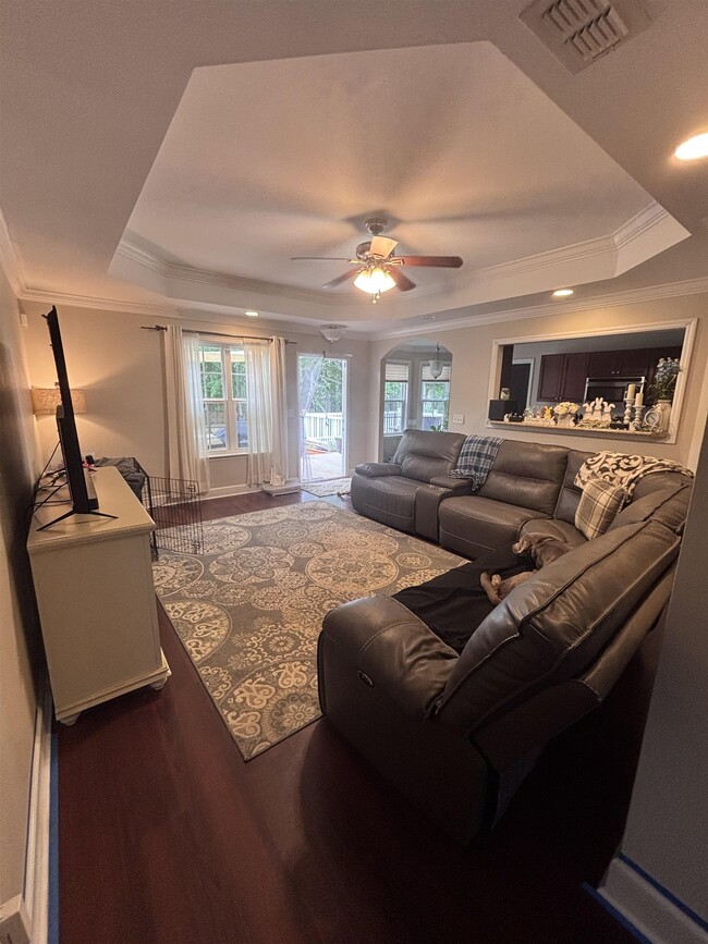 Building Photo - 1121 Archangel Way