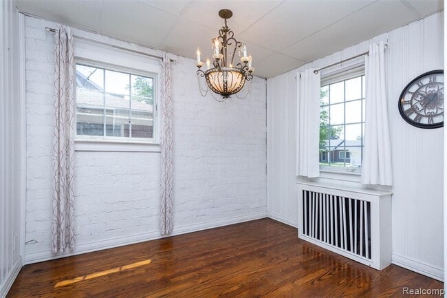 Building Photo - 8911 Manor Ave