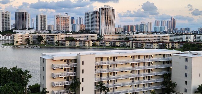 Building Photo - 18021 Biscayne Blvd