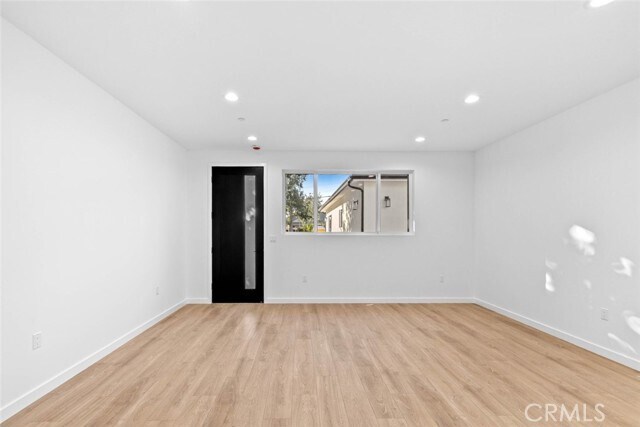 Building Photo - 6844 Cedros Ave
