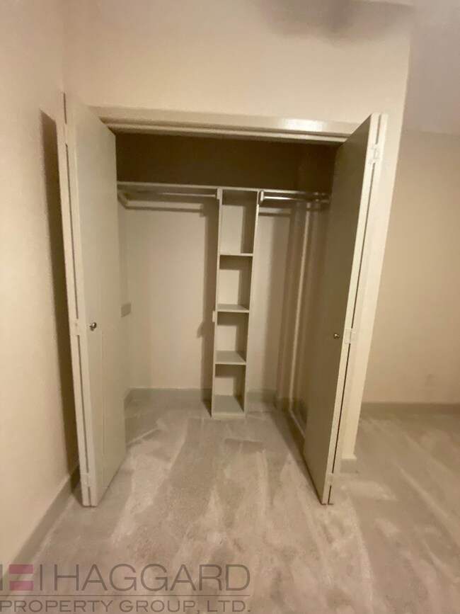 Building Photo - 3 bedroom 2 bathrooms