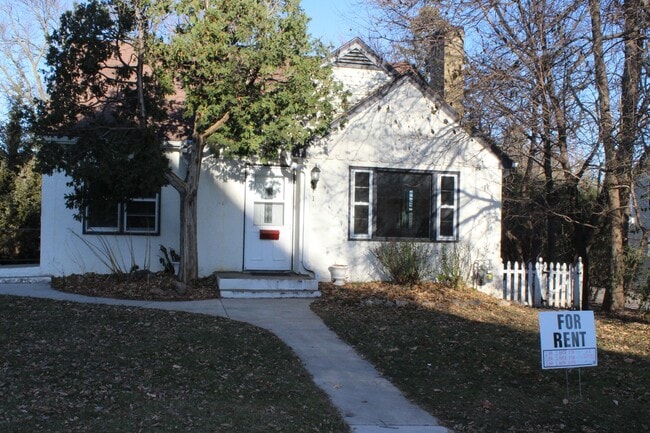 Building Photo - 317 2nd St