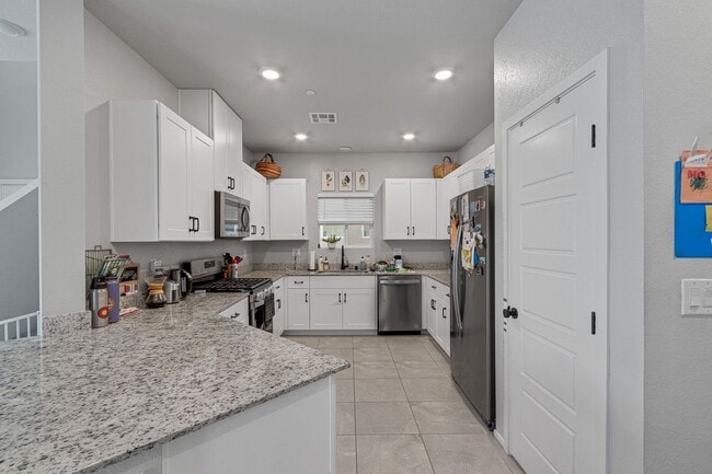 Building Photo - GORGEOUS TOWNHOME BUILT IN 2020 LOCATED IN A GATED COMMUNITY!