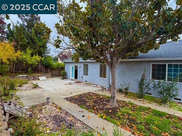 Building Photo - 530 Greenmont Dr