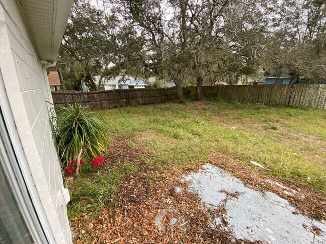 Building Photo - 3 Bedroom 2 Bath Home in East Orlando for Rent