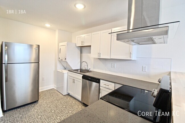 Building Photo - 1901 Olathe Blvd