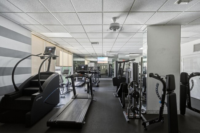 Building Photo - 2100 Sans Souci Blvd