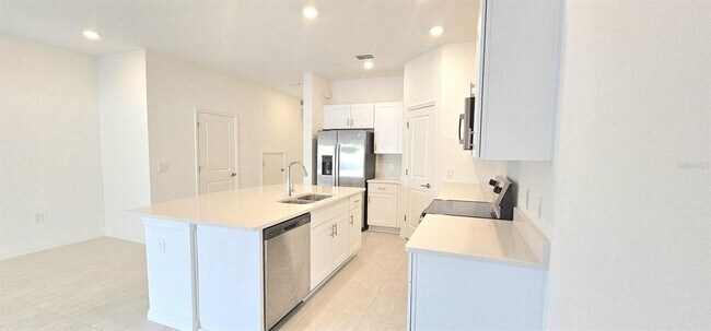 Building Photo - 5000 Revolutionary Wy