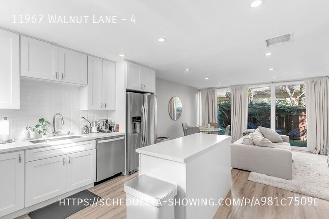 Building Photo - Newly remodeled modern 3 Bed + 2.5 Bath tw...