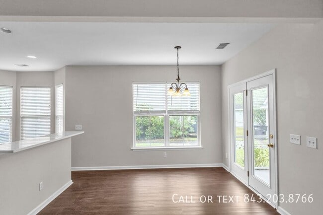 Building Photo - 1868 Hubbell Dr