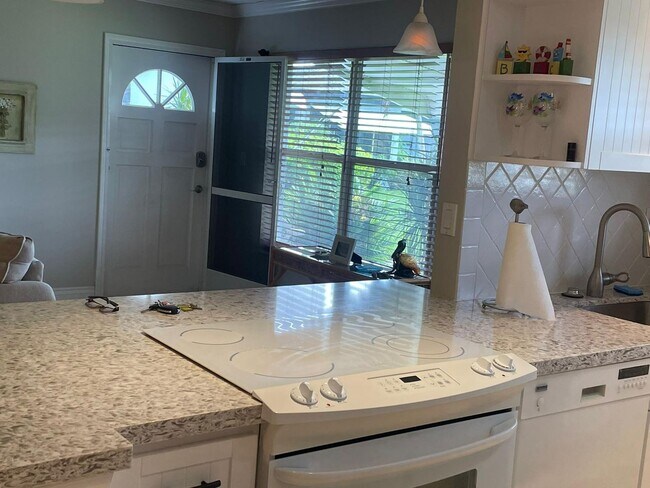 Building Photo - 1 bedroom 1 bath Villa in Delray Beach -55...
