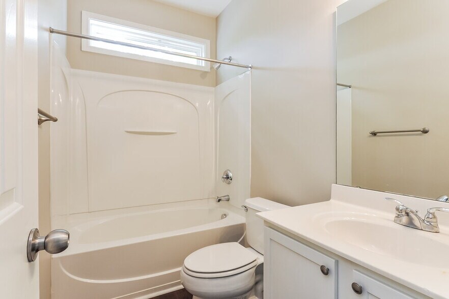 Building Photo - 607 Bellefont Ct