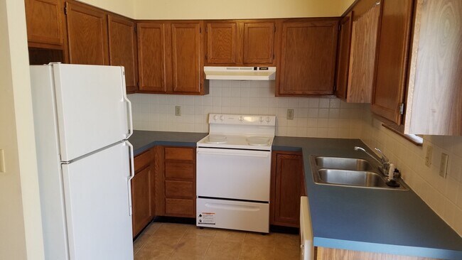 Building Photo - 3266-3268 E. Longfellow Crt.