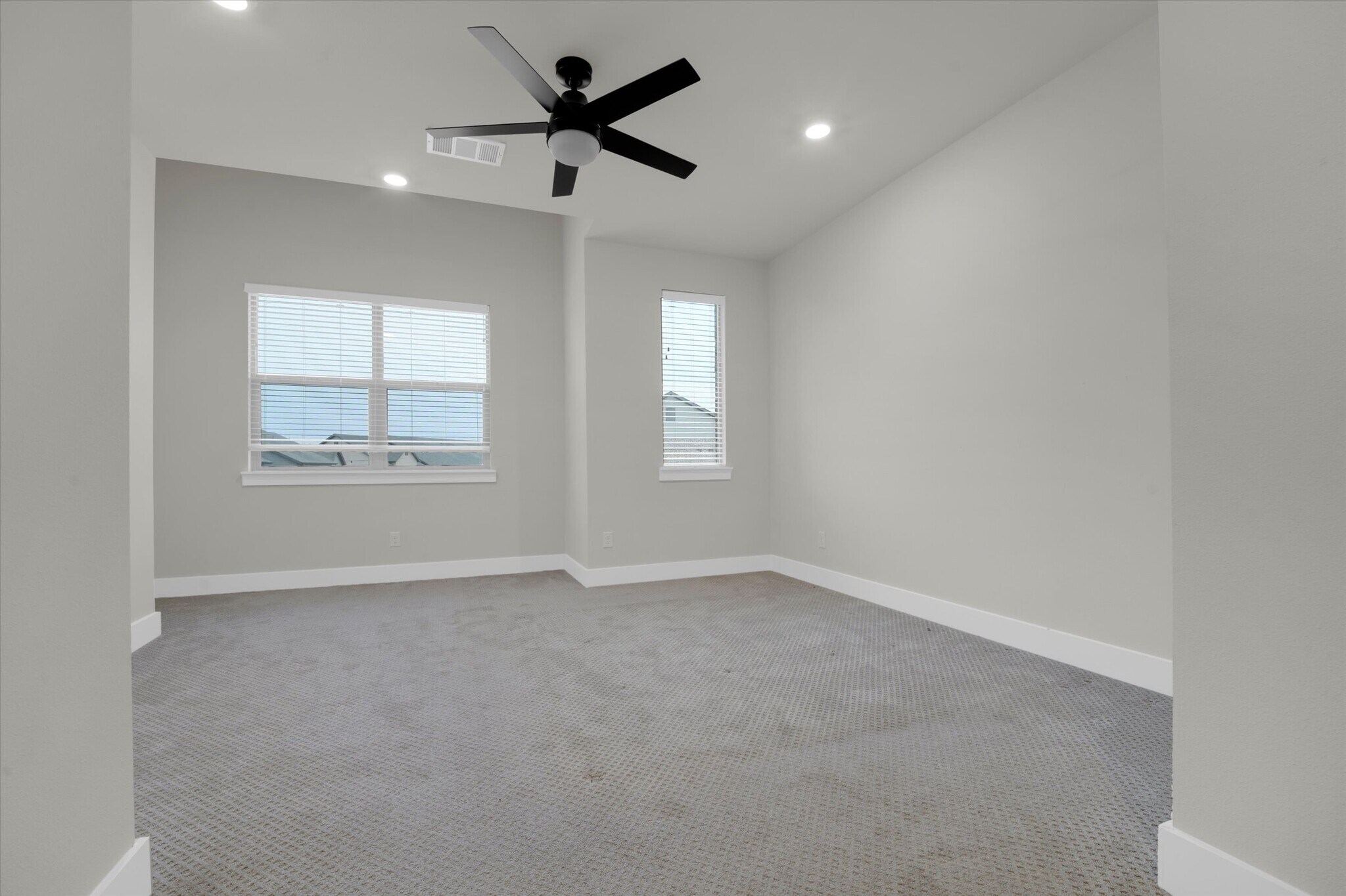 Building Photo - 2610 La Cala Dr