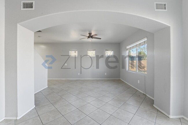 Building Photo - 3852 E Fruitvale Ave