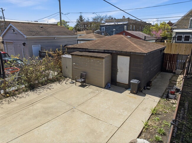 Building Photo - 1526 N Springfield Ave