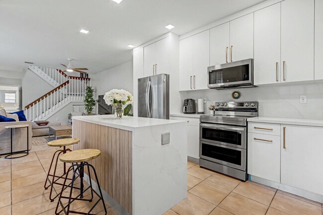 Building Photo - 1545 Seagrape Way