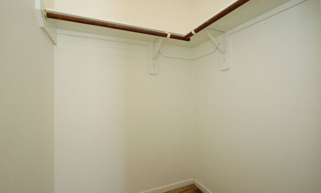 Building Photo - For Lease | 4 Bed, 2.5 Bath |2,314 Sq Ft |...