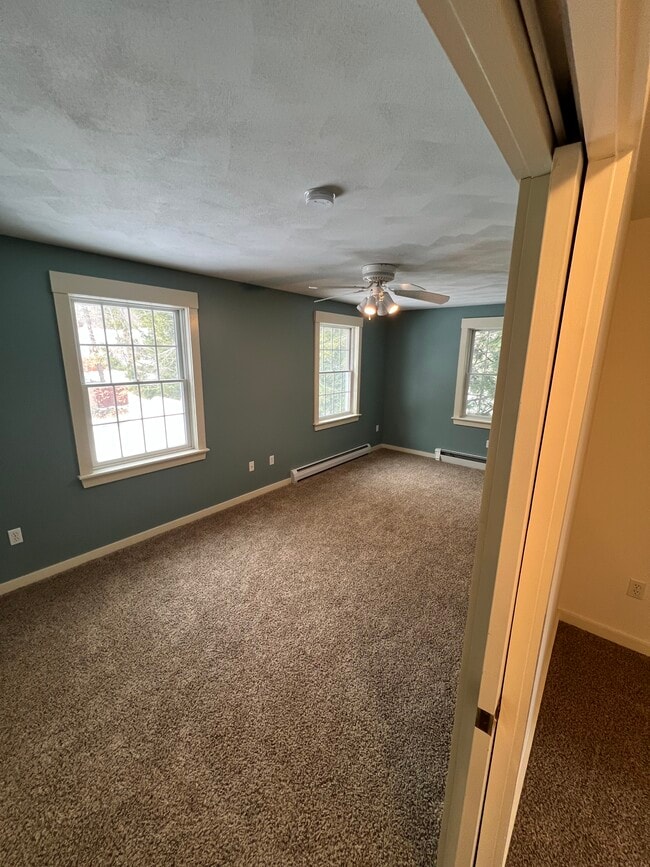 Building Photo - 2-12 Yvonne St