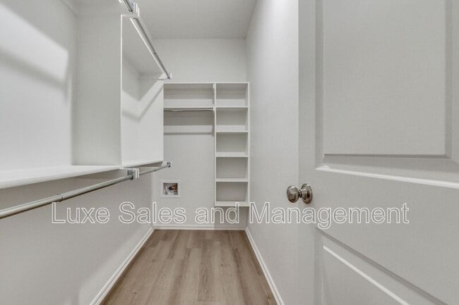 Building Photo - 11613 Mackenzie Wy