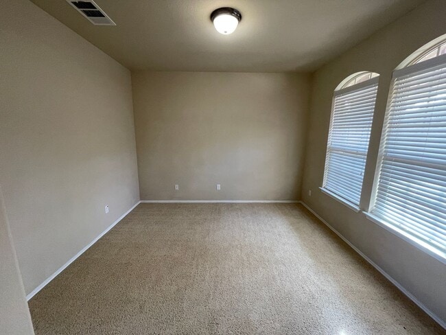 Building Photo - 6704 Golden Oak Ln