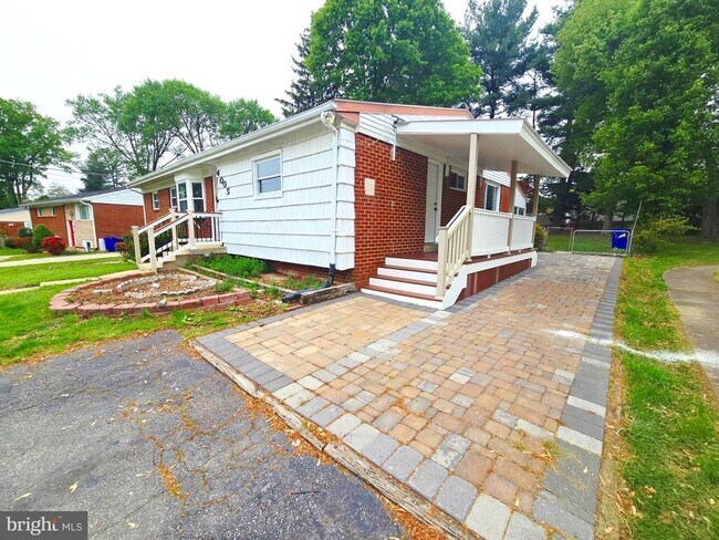 Building Photo - 4005 Blackpool Rd