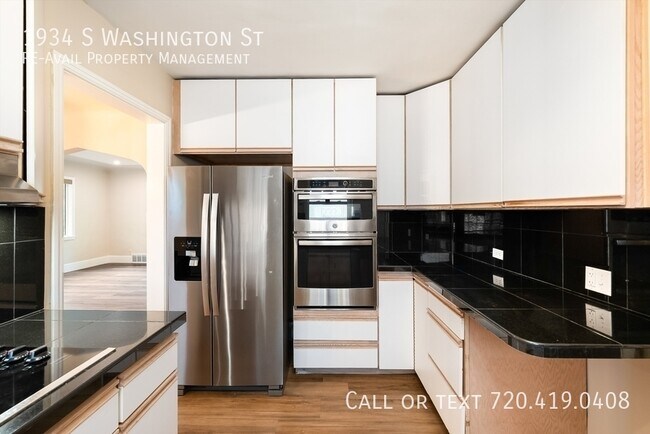 Building Photo - 1934 S Washington St