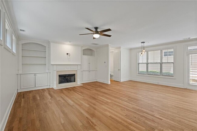 Building Photo - 319 Barbados Ln