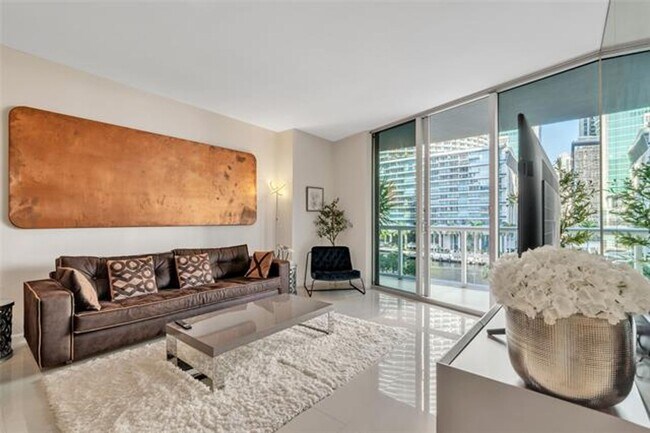 Building Photo - 475 Brickell Ave