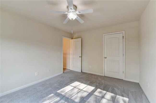 Building Photo - 1205 Apple Blossom Dr