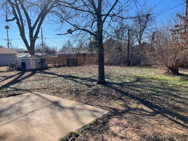 Building Photo - 1703 10th St