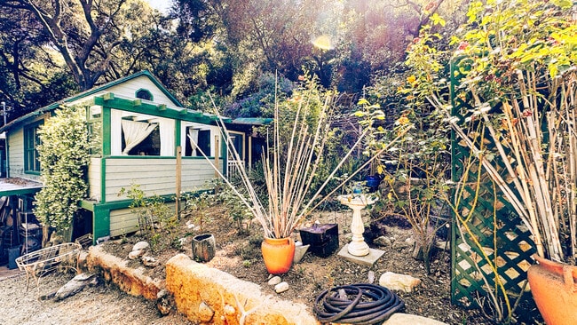 Building Photo - 971 Old Topanga Canyon Rd