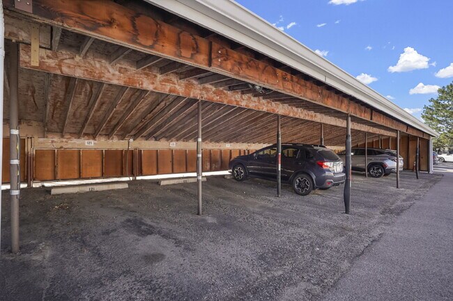 Building Photo - 2618 S Xanadu Way