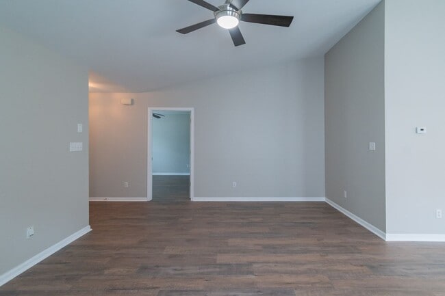 Building Photo - Lovely home in Monroe!