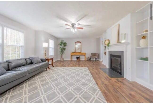 Building Photo - 590 Tall Oak Blvd NW