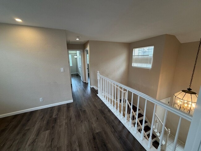 Building Photo - 3 Bed 2.5 Bath Single Family Home In Concord