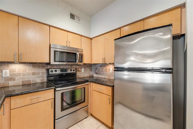 Building Photo - 3102 Kings Rd