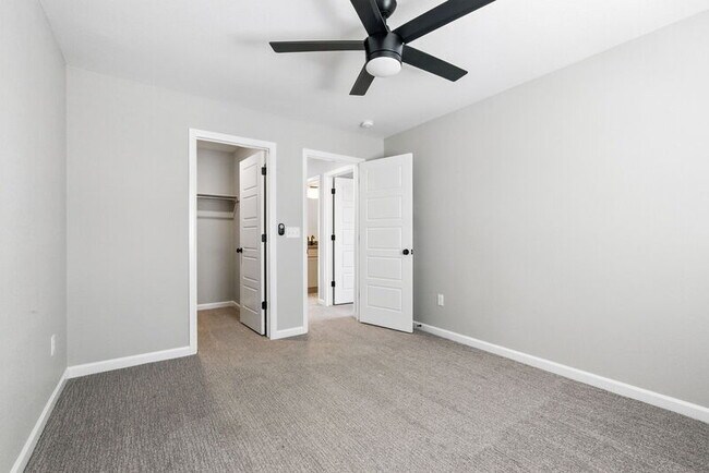 Building Photo - 9191 Rio Lado St