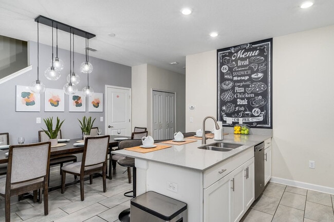 Building Photo - 1563 Sandbagger Dr