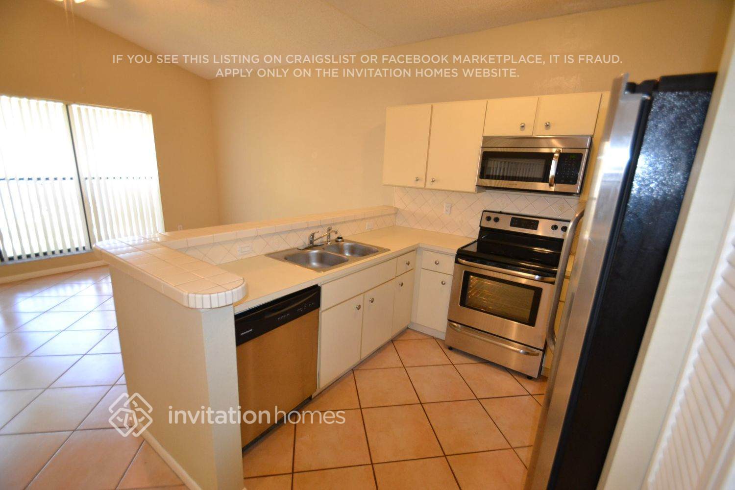 Building Photo - 11571 Waterford Ct