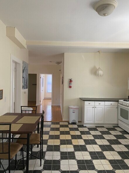 Primary Photo - 216 Broadway