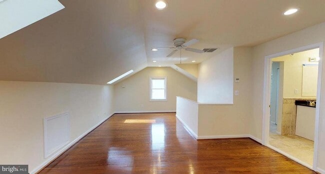 Building Photo - 2508 S Kenwood St