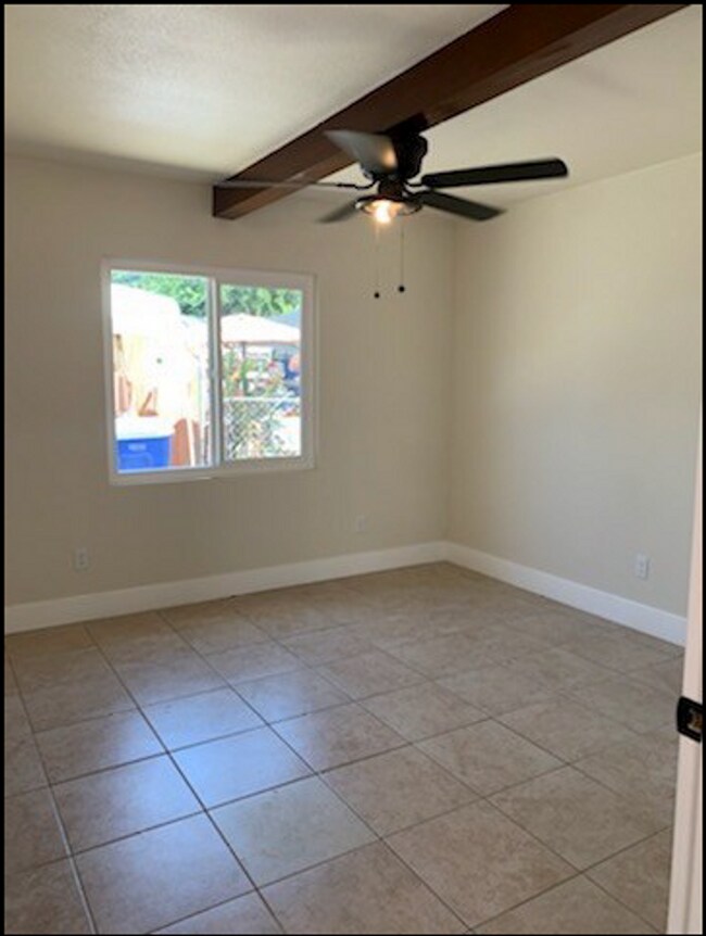 Building Photo - Buchanan Duplex
