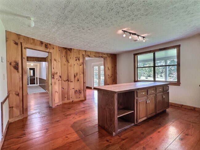 Building Photo - PINE LEVEL SCHOOL ZONE - 3 Bed 3 Bath Over 4,000 SQ FT on Acreage