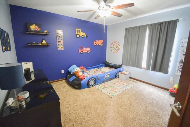 Building Photo - Spacious 5 Bed 3 Bath Home for Rent NOW