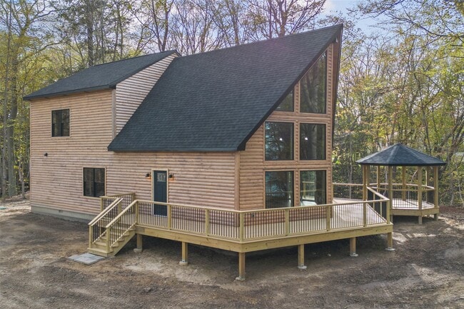 Building Photo - 8498 E Lake Rd