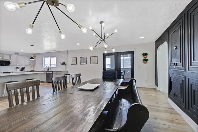 Building Photo - 4611 S Merrivale Pl